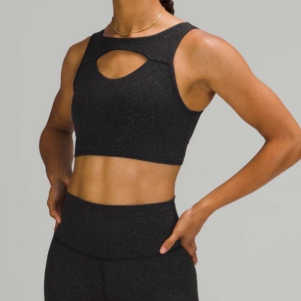 Lululemon Everlux Cut-Out Train Bra Medium Support B/C Cup Crunch Black Size 6